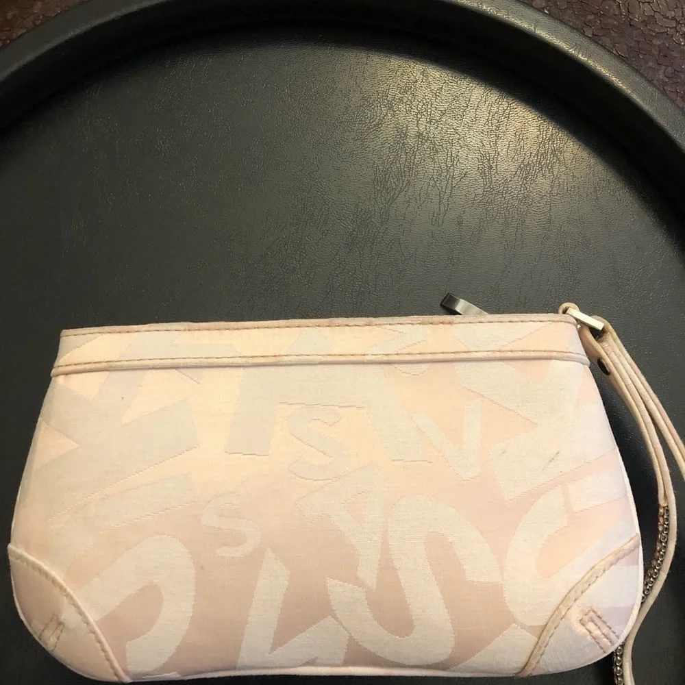 Swarovski wristlet with sparkling crystal